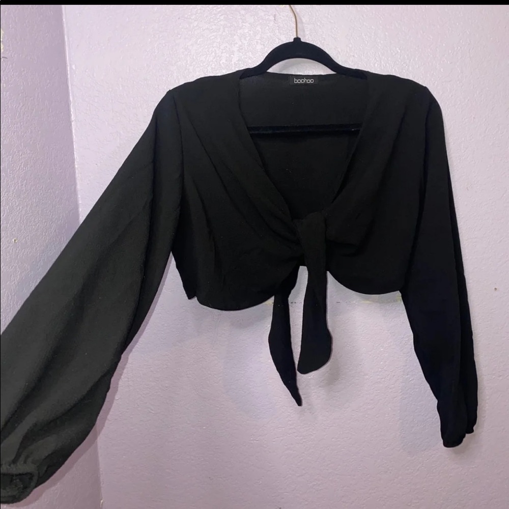 Boohoo black crop top
